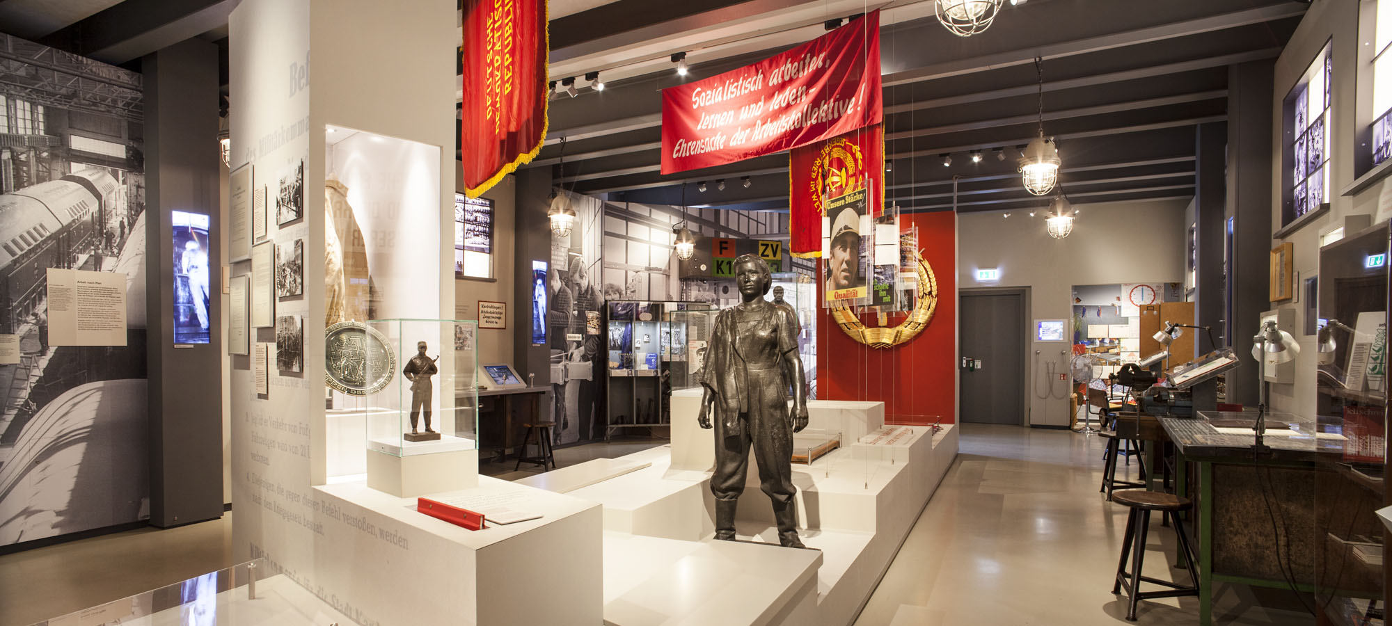 Dauerausstellung - Alltag in der DDR